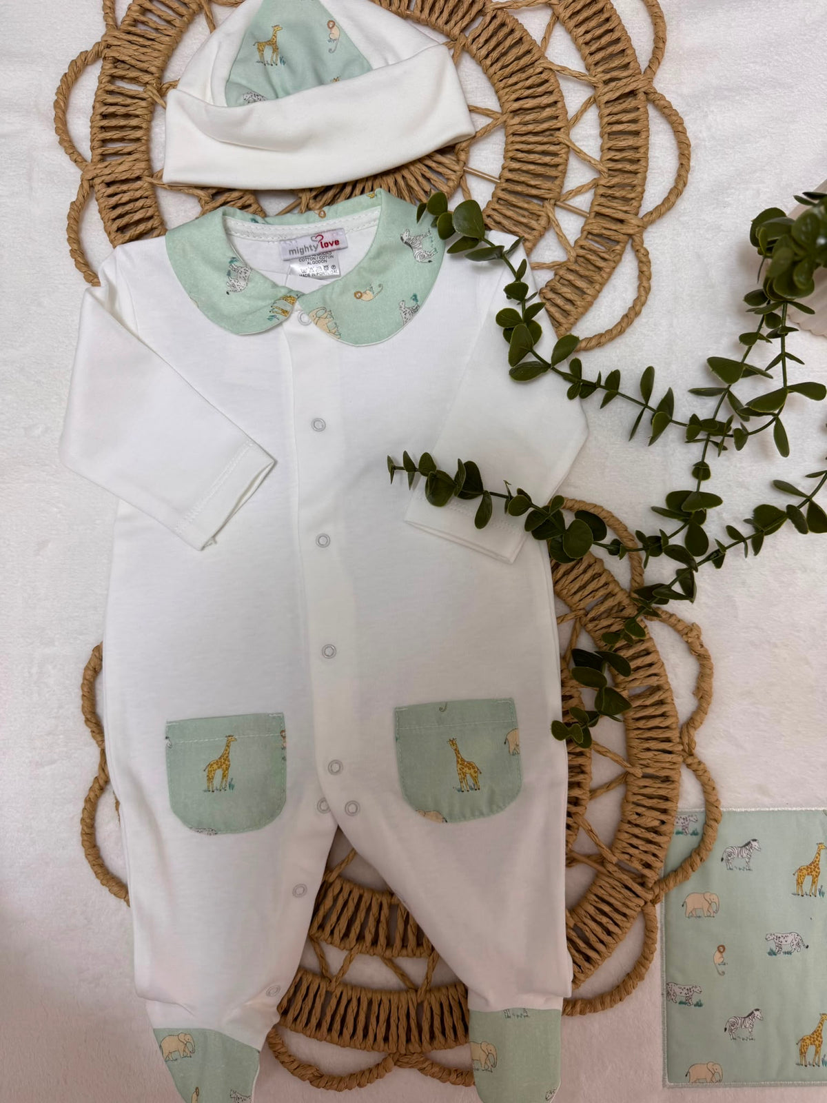 Conjunto Babygrow de Algodão e Gorro – Mighty Love | Coleção Quénia