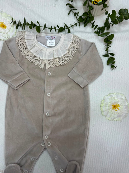 Babygrow de gola com renda - Mighty Love